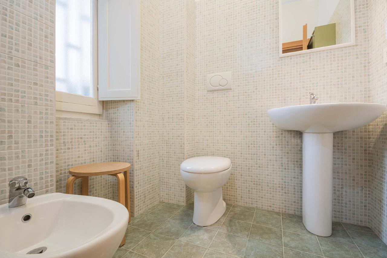 Nuovo Appartamento Beige Bari Exterior photo